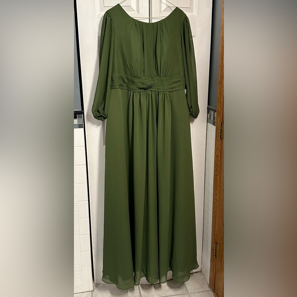 Elegant Green Women's Dress/Gown